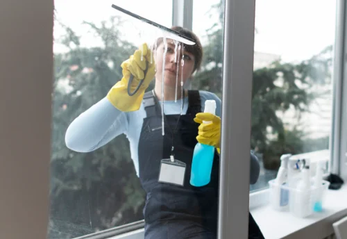 Nettoyage de vitres intérieures et extérieures au Fossat